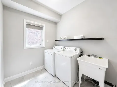 9 Homestead Way Thorold ON L2V 0B7