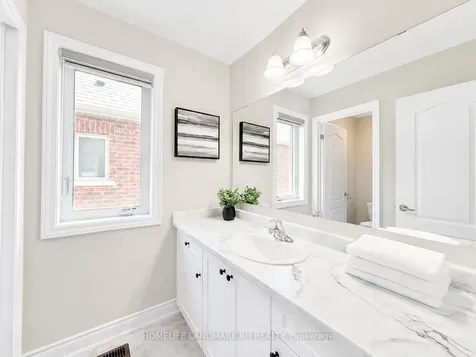 9 Homestead Way Thorold ON L2V 0B7