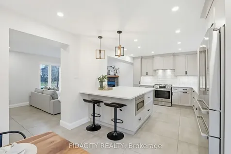 7 Gagnon Court Kanata ON K2K 1A7