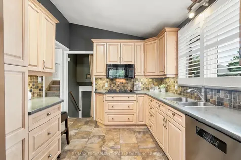45 Tanglewood Terrace Brantford ON N3R 3R8