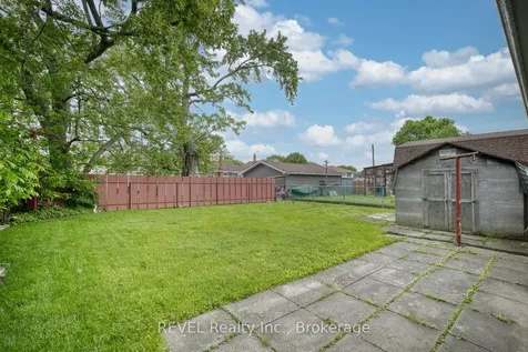247 Kilgour Avenue Welland ON L3C 2R1