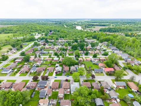 247 Kilgour Avenue Welland ON L3C 2R1