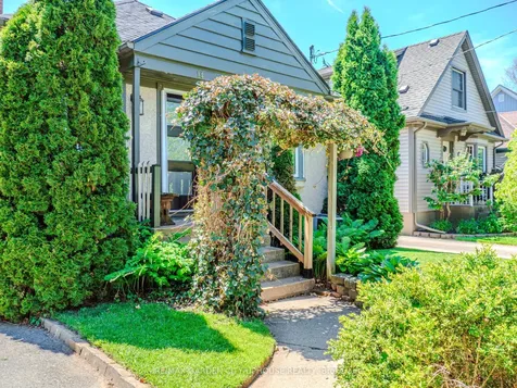14 Spruce Street St. Catharines ON L2R 1B3