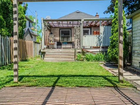 14 Spruce Street St. Catharines ON L2R 1B3