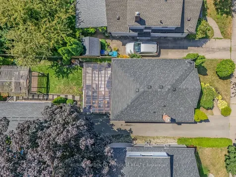 14 Spruce Street St. Catharines ON L2R 1B3