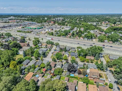 14 Spruce Street St. Catharines ON L2R 1B3