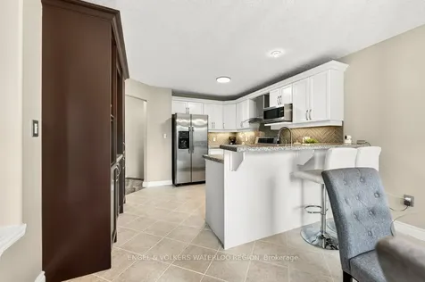6 Tweedsdale Street Kitchener ON N2R 1W1