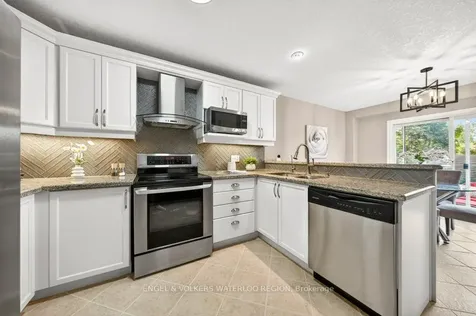 6 Tweedsdale Street Kitchener ON N2R 1W1
