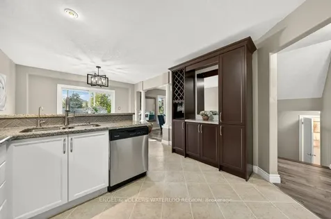 6 Tweedsdale Street Kitchener ON N2R 1W1