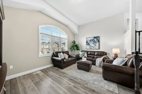 6 Tweedsdale Street Kitchener ON N2R 1W1