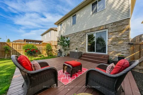 6 Tweedsdale Street Kitchener ON N2R 1W1