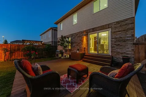 6 Tweedsdale Street Kitchener ON N2R 1W1