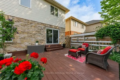 6 Tweedsdale Street Kitchener ON N2R 1W1