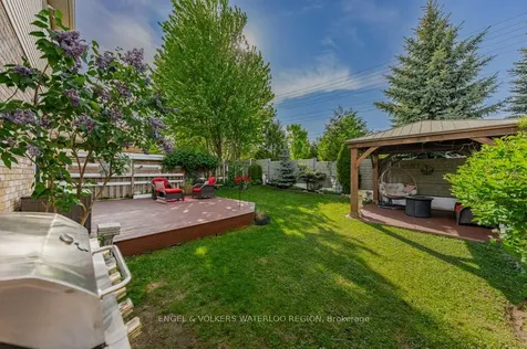 6 Tweedsdale Street Kitchener ON N2R 1W1