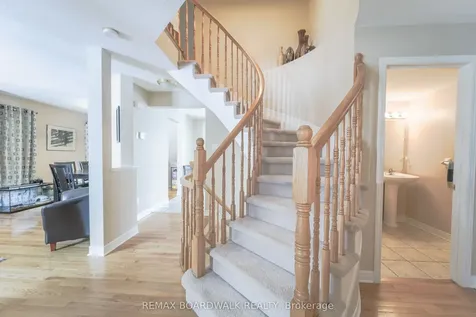 170 Bridlewood Drive Kanata ON K2M 2M4