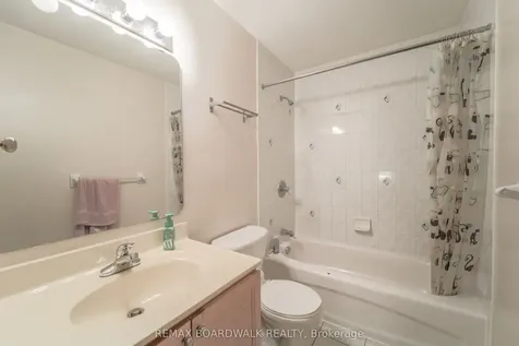 170 Bridlewood Drive Kanata ON K2M 2M4