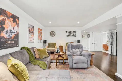 24 Benziger Lane Hamilton ON L8E 6B6