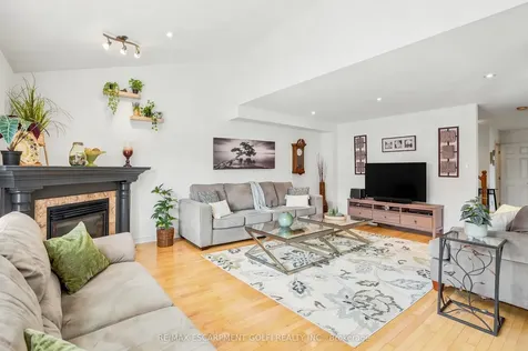 24 Benziger Lane Hamilton ON L8E 6B6