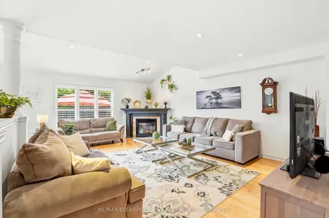 24 Benziger Lane Hamilton ON L8E 6B6