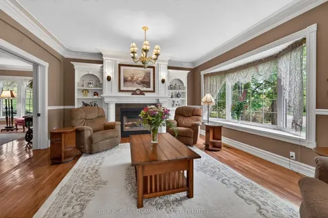 136 Mountain Street Grimsby ON L3M 4R7