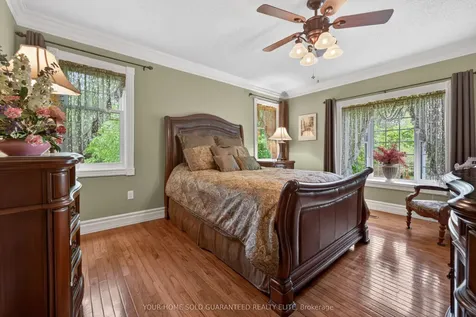 136 Mountain Street Grimsby ON L3M 4R7