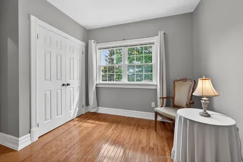 136 Mountain Street Grimsby ON L3M 4R7
