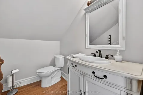 136 Mountain Street Grimsby ON L3M 4R7