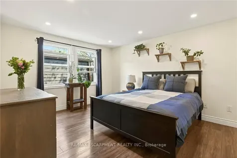 42 Bridlewood Drive Hamilton ON L9H 6H4