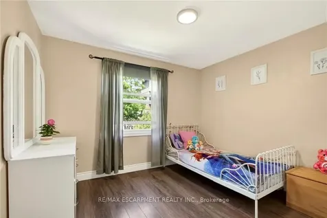 42 Bridlewood Drive Hamilton ON L9H 6H4
