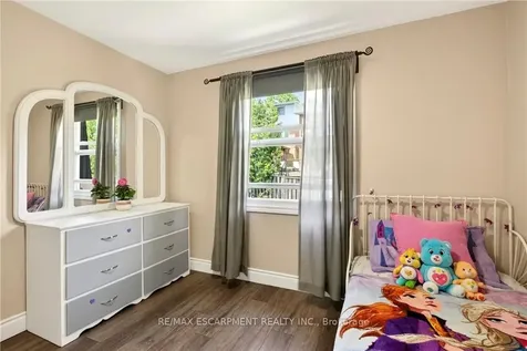 42 Bridlewood Drive Hamilton ON L9H 6H4