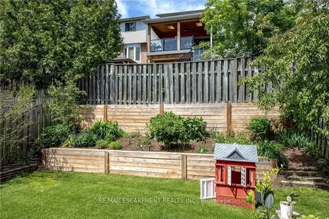 42 Bridlewood Drive Hamilton ON L9H 6H4