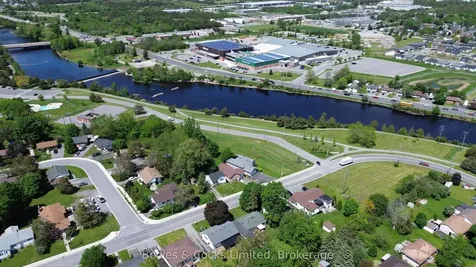75 North Park Gardens Belleville ON K8P 2M4
