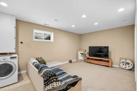 9069 Tapestry Court Niagara Falls ON L2H 0E1