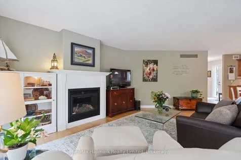 7 Stonehenge Court Bracebridge ON P1L 1N2