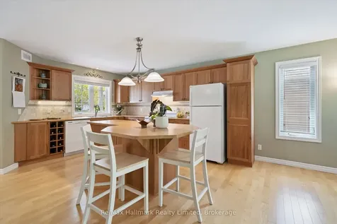 7 Stonehenge Court Bracebridge ON P1L 1N2
