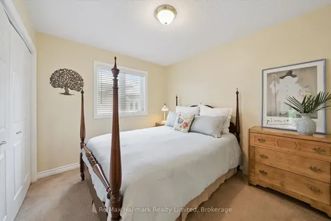 7 Stonehenge Court Bracebridge ON P1L 1N2