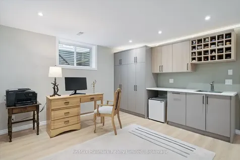 7 Stonehenge Court Bracebridge ON P1L 1N2