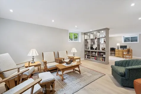 7 Stonehenge Court Bracebridge ON P1L 1N2