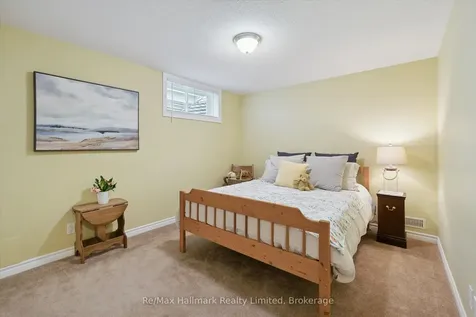 7 Stonehenge Court Bracebridge ON P1L 1N2