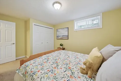 7 Stonehenge Court Bracebridge ON P1L 1N2
