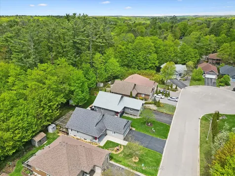 7 Stonehenge Court Bracebridge ON P1L 1N2