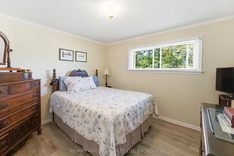 3169 Frances Avenue Niagara Falls ON L2J 2H6