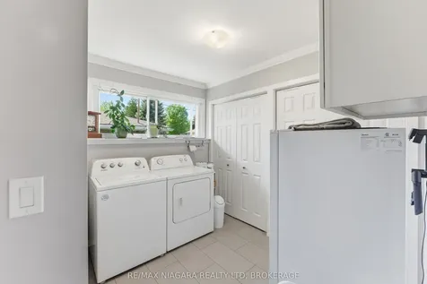 3169 Frances Avenue Niagara Falls ON L2J 2H6