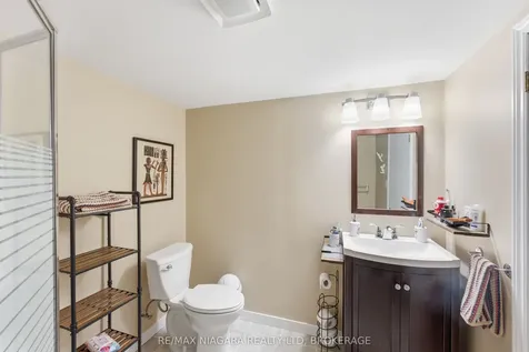 3169 Frances Avenue Niagara Falls ON L2J 2H6