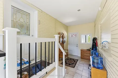 3169 Frances Avenue Niagara Falls ON L2J 2H6