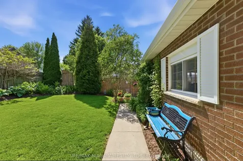 3169 Frances Avenue Niagara Falls ON L2J 2H6