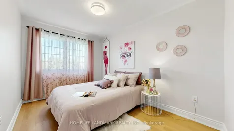 17 Hepworth Crescent Hamilton ON L9K 0C4