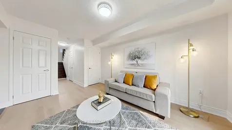 17 Hepworth Crescent Hamilton ON L9K 0C4