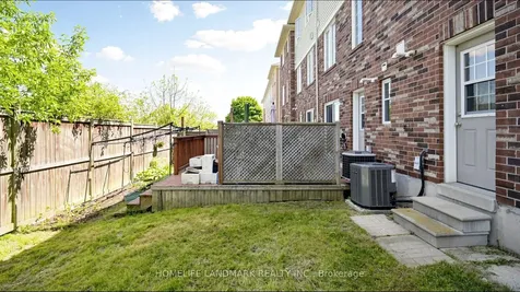 17 Hepworth Crescent Hamilton ON L9K 0C4