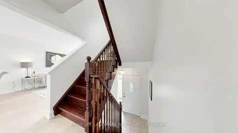 17 Hepworth Crescent Hamilton ON L9K 0C4